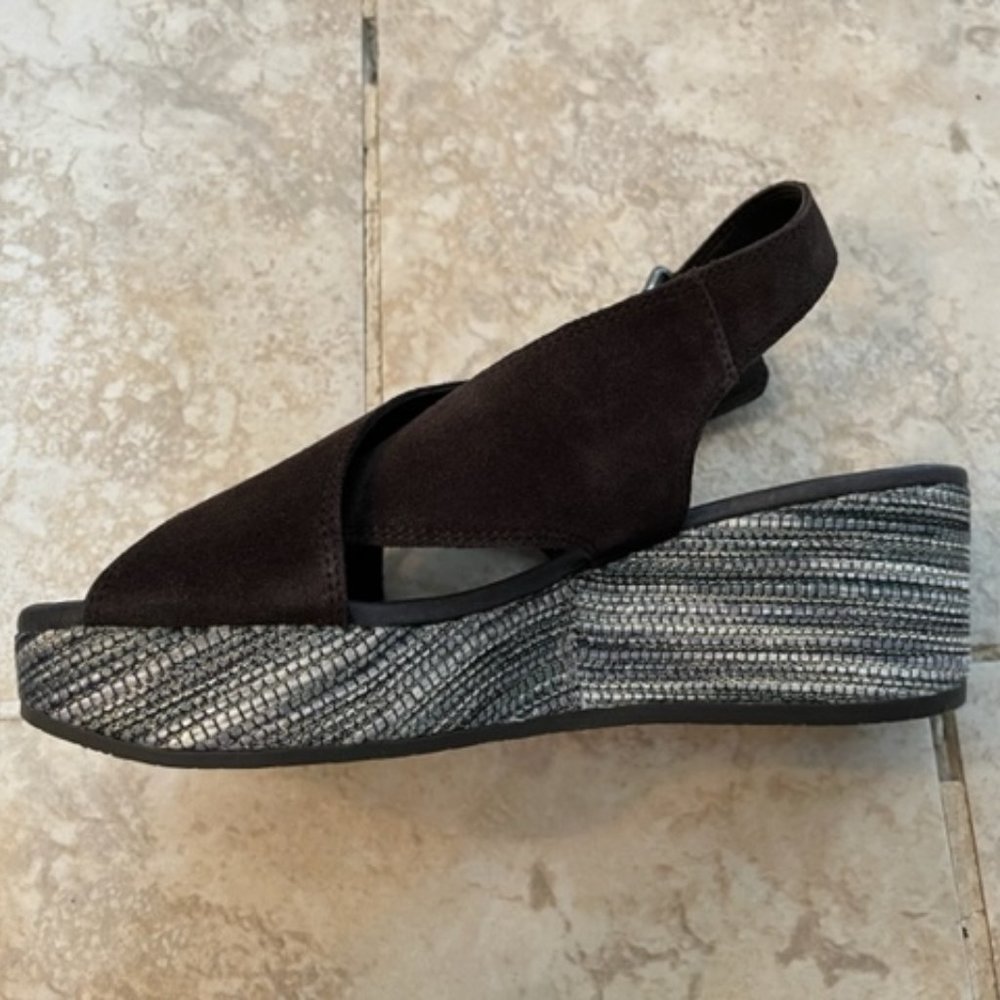 Donald J. Pliner Sahar Dark Brown/Gray Suede Wedge Sandals Size 7 - Picture 4 of 7